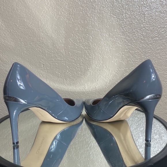 Calvin Klein Kirstin gray pumps 7.5 - Picture 4 of 7